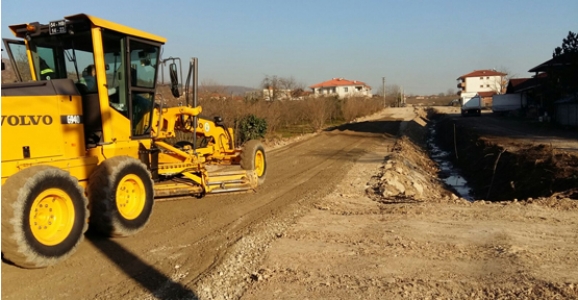 BAYRAKTEPE’DE YOL AÇMA VE KANAL ÇALIŞMASI