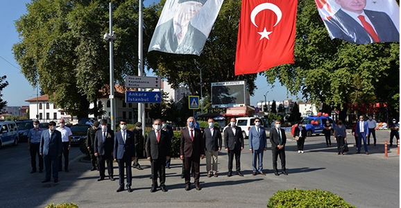 Hendek’te Zafer Bayramı Töreni Düzenlendi 