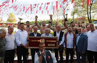 59. Akbalık Yağlı Güreşleri’nde Başpehlivan Serdar Yıldırım