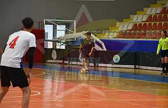 Genç Erkekler Futsal Müsabakaları Başladı