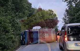 Fındık İşçilerini Taşıyan Kamyonet Devrildi, 8 Yaralı